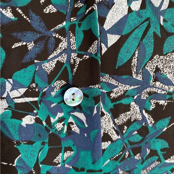 🌸💮Rena Rowan leaf print 💯% Silk Blouse - Picture 2 of 5